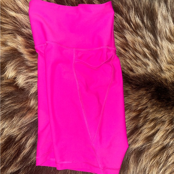 Old Navy Active Powersoft biker shorts - Picture 3 of 5